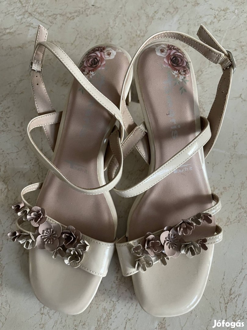 Új Tamaris szandál, gyonyoru virágos 39