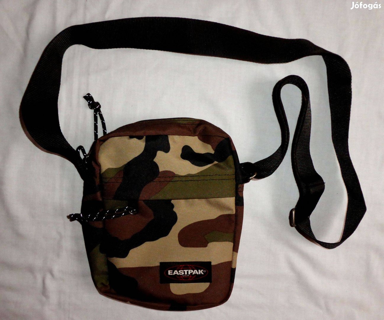 Új The One Eastpak Camo terepmintás oldaltáska váll táska 22cm X 17cm