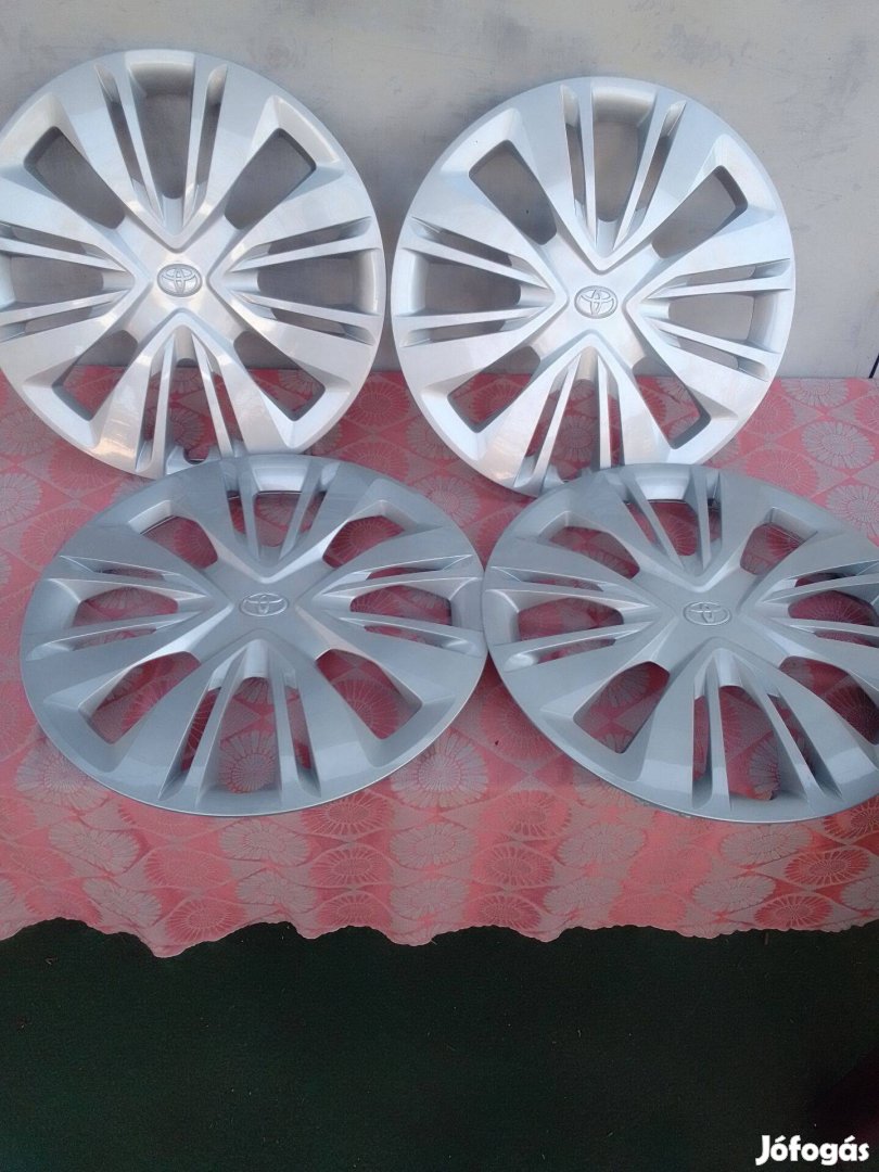 Új Toyota 17" dísztárcsa 4 db