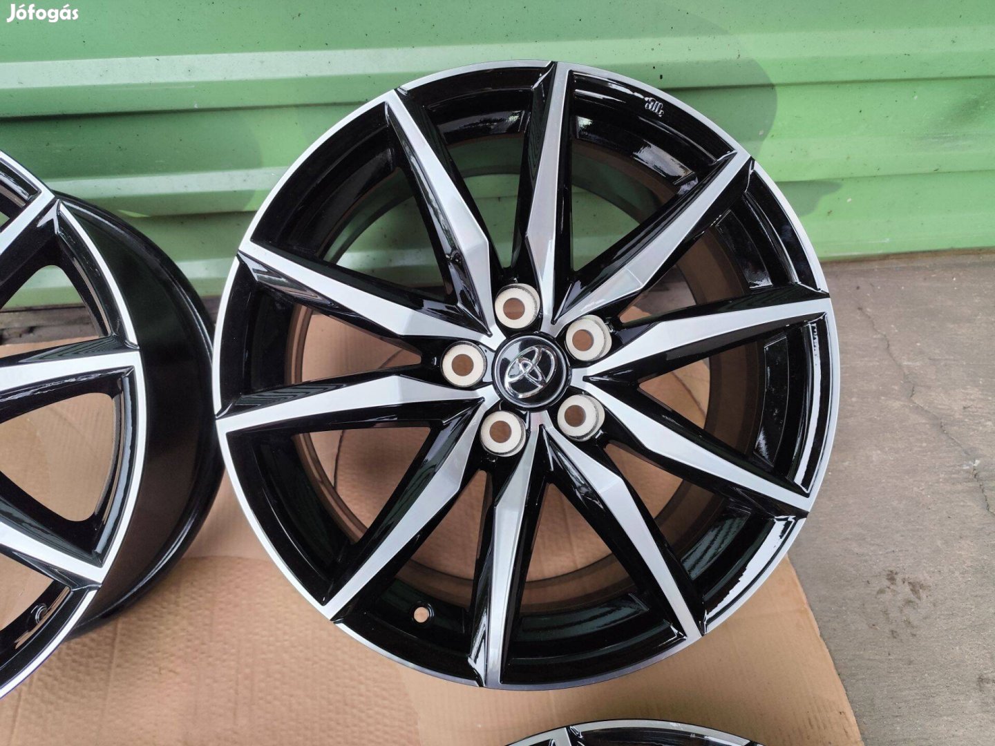 Új Toyota Corolla gr-sport Corolla Cross chr c-hr gyári 5x114,3 18"