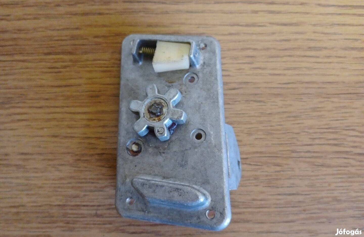 Új Trabant ajtózár szerkezet jobb gyári