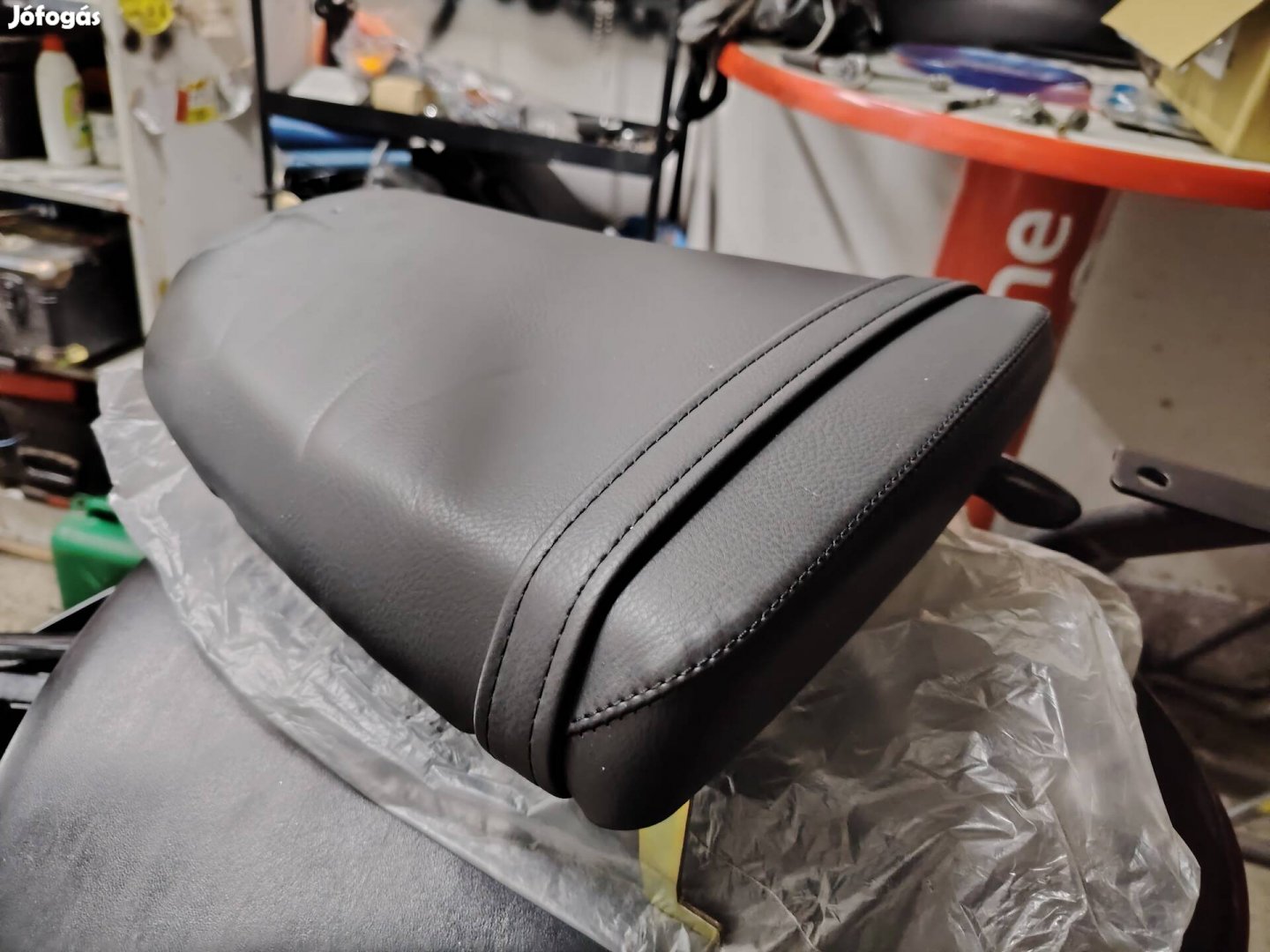 Új Triumph Daytona 955i hátsó ülés