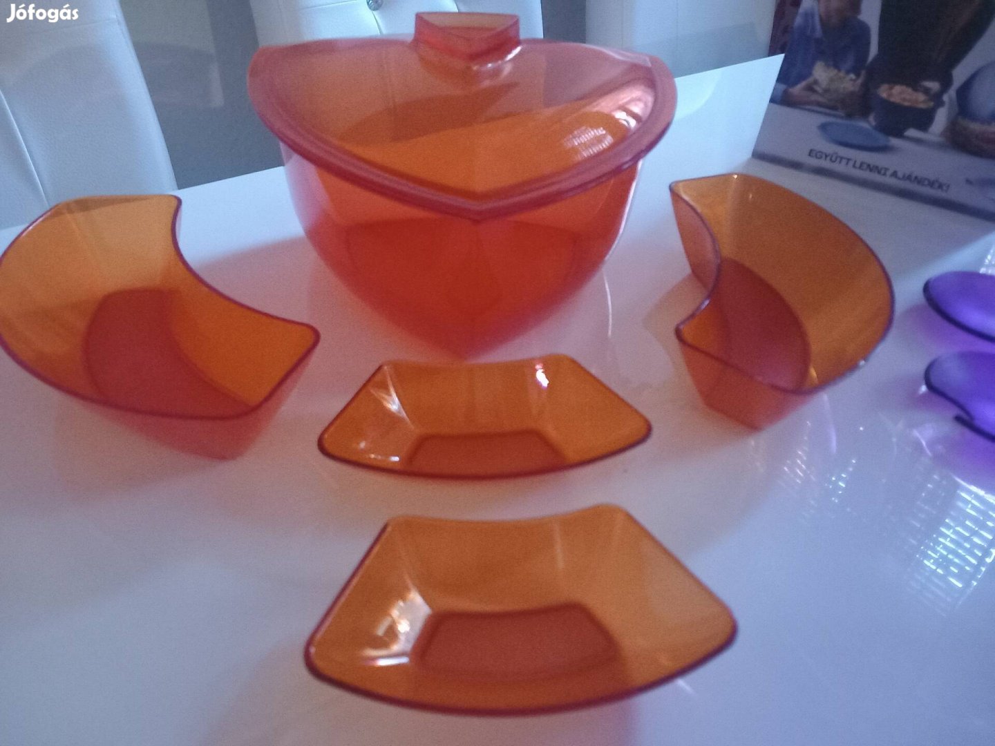 Uj Tupperware 6 reszes kináló domino szett