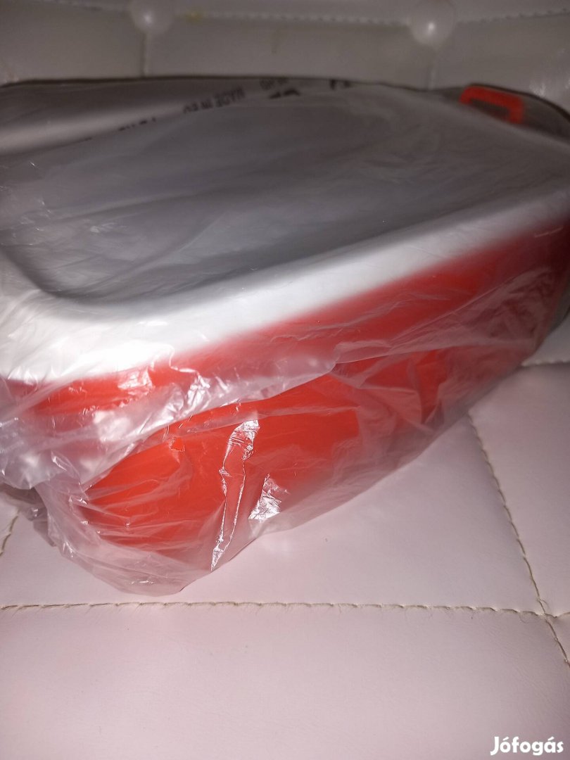 Új Tupperware ételhordó 1,5 literes