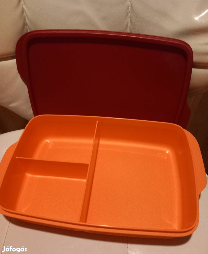 Uj Tupperware osztott ételes