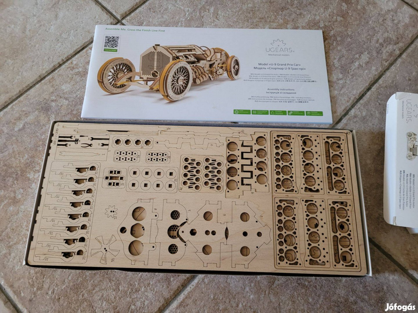 Új Ugears U-9 Grand Prix versenyautó - mechanikus modell