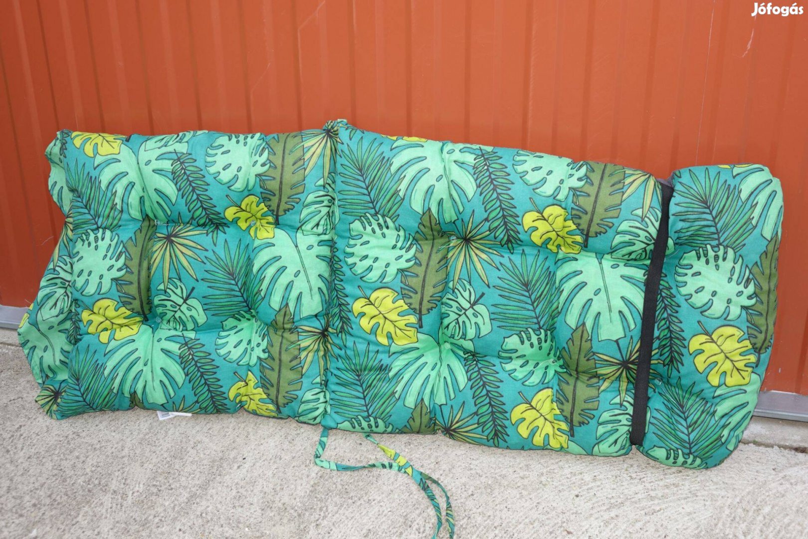 Új Ülőpárna háttámlával háttámlás párna van belőle több is
