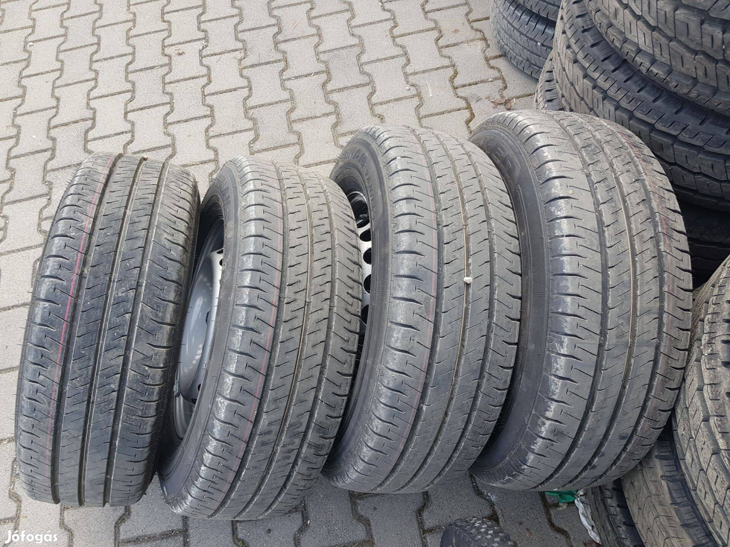 Új VW Crafter 5X120 gyári lemez felni + nyári gumi 235/65 R16 C 2023