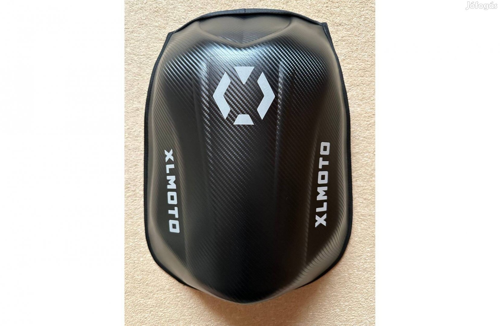 Új Xlmoto fekete/carbon mintás, merevfalú motoros hátizsák