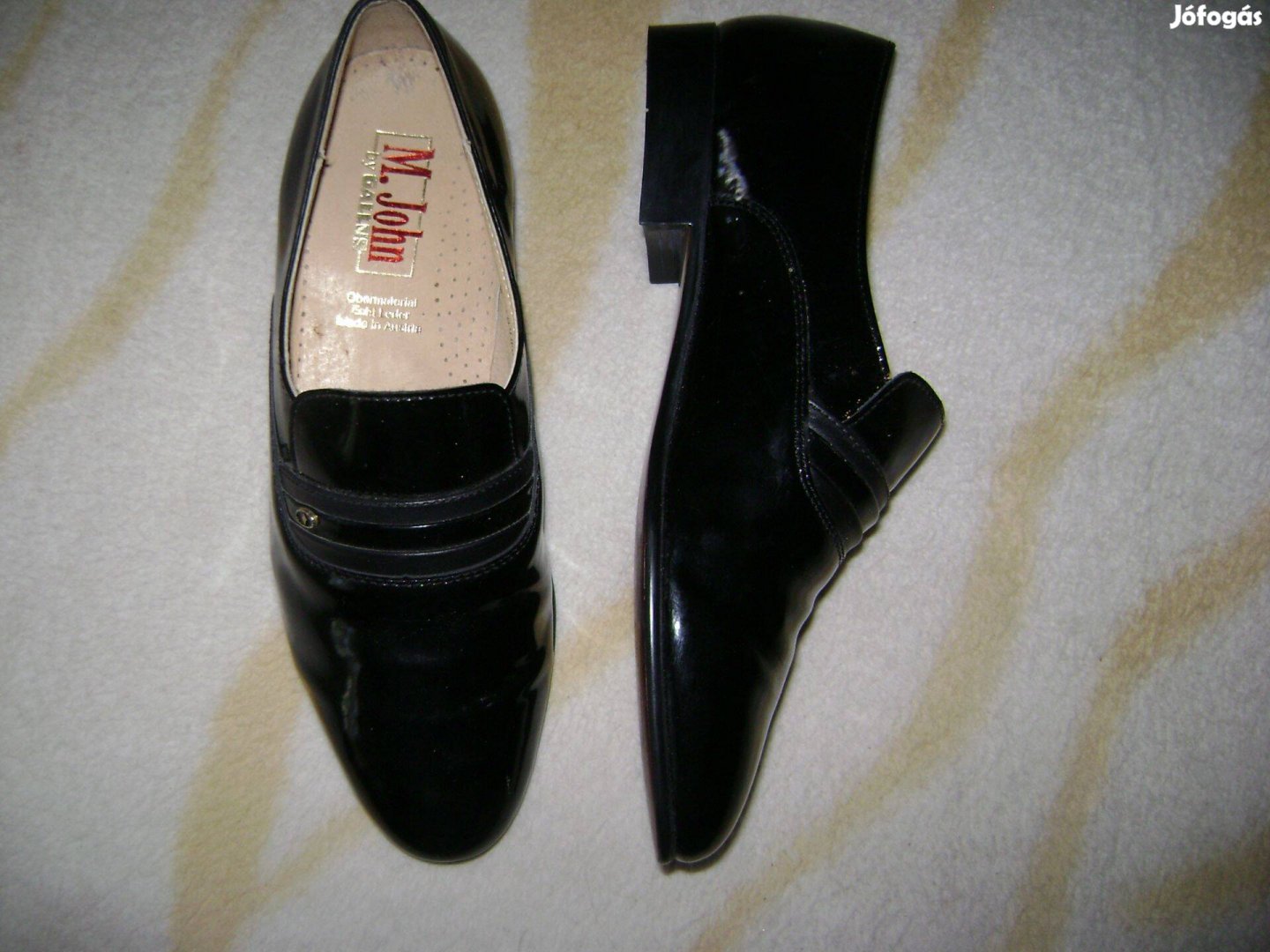 Új, 42-es kényelmes, kifogástalan állapotú fekete női bőr cipő