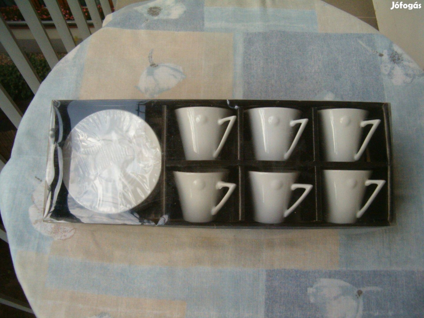 Új, 6 db porcelán kávés csésze alátéttel, dobozában