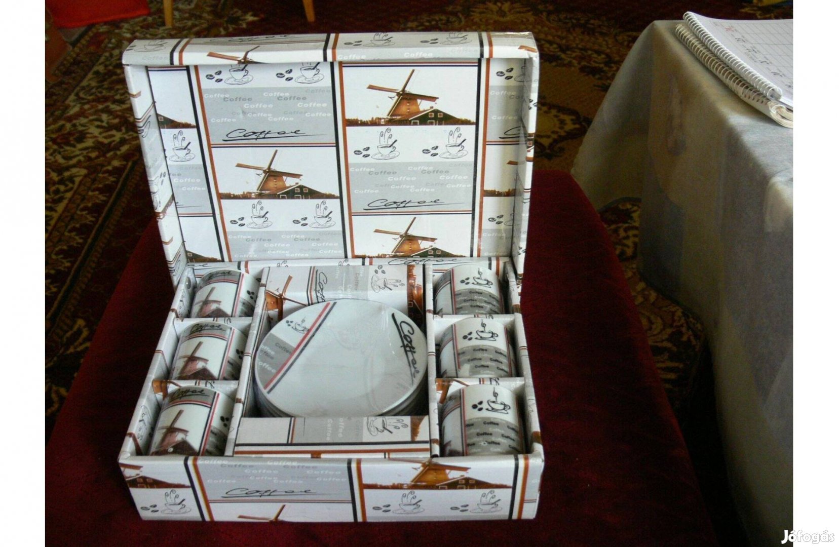 Új, 6 személyes porcelán kávés készlet dobozában