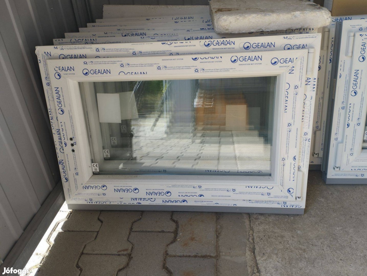 Új! 90 x 60 cm bukó-nyíló műanyag ablak