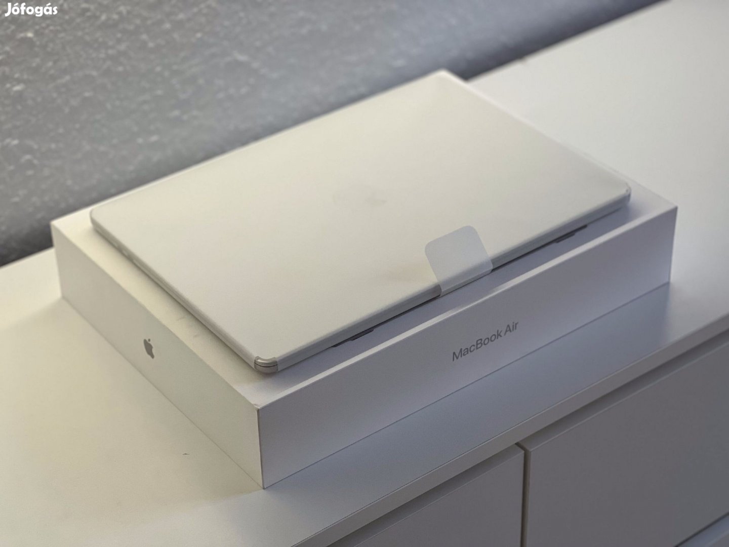 Új, Aktiválatlan MacBook Air 2025 15 M4 256GB 2 ÉV Garanciával