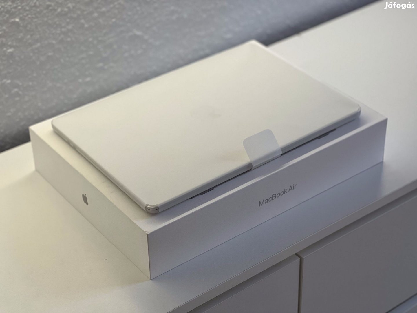 Új, Aktiválatlan MacBook Air 2025 15 M4 256GB 2 ÉV Garanciával