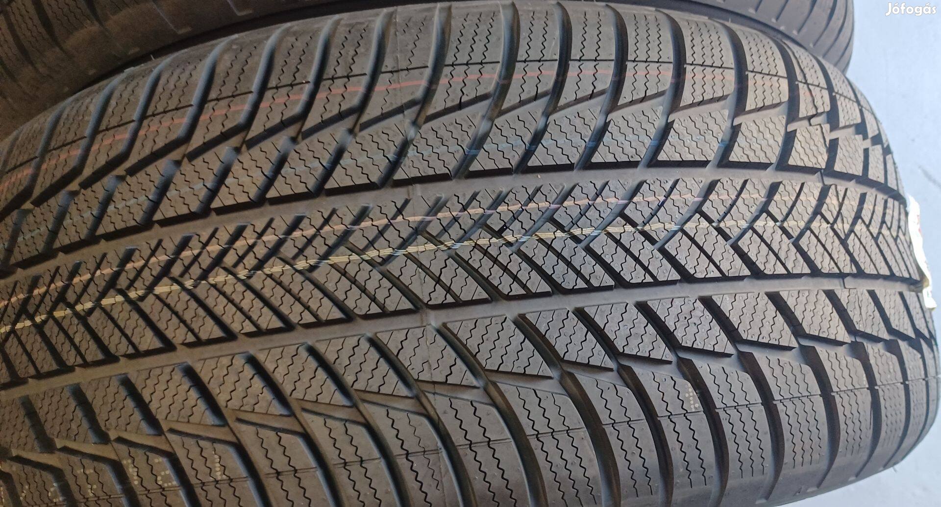 Új! Bridgestone Blizzak LM001 255/50 R18 téli gumik 4db