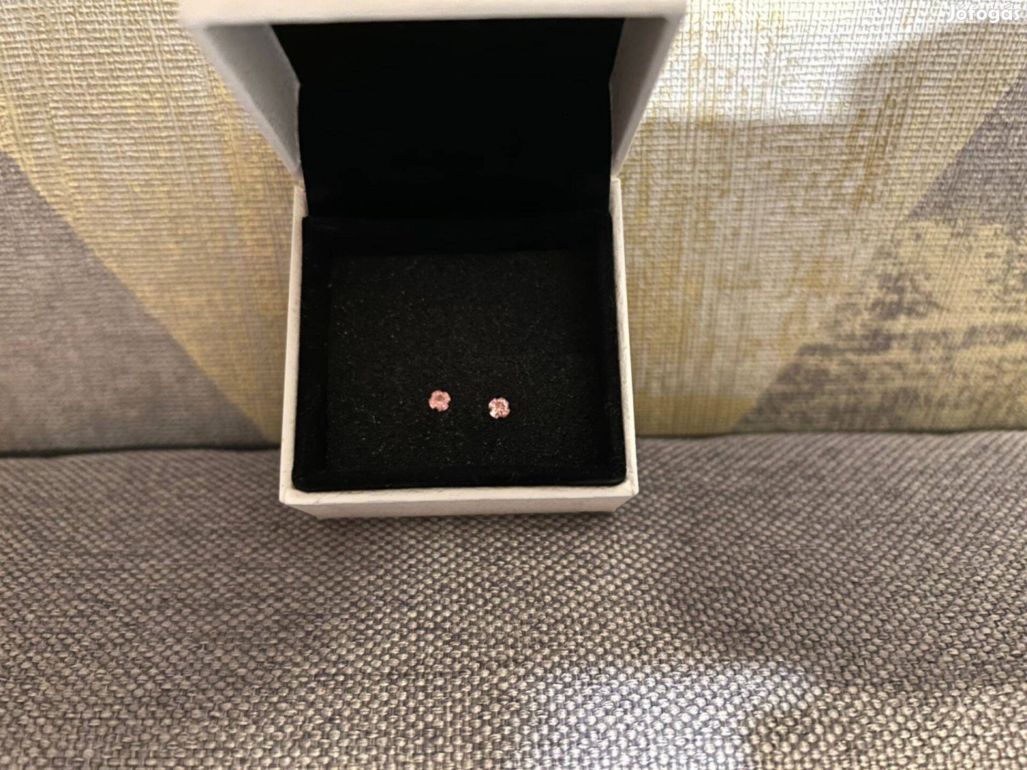 Új, Claire's fülbevaló 3mm pink crystal