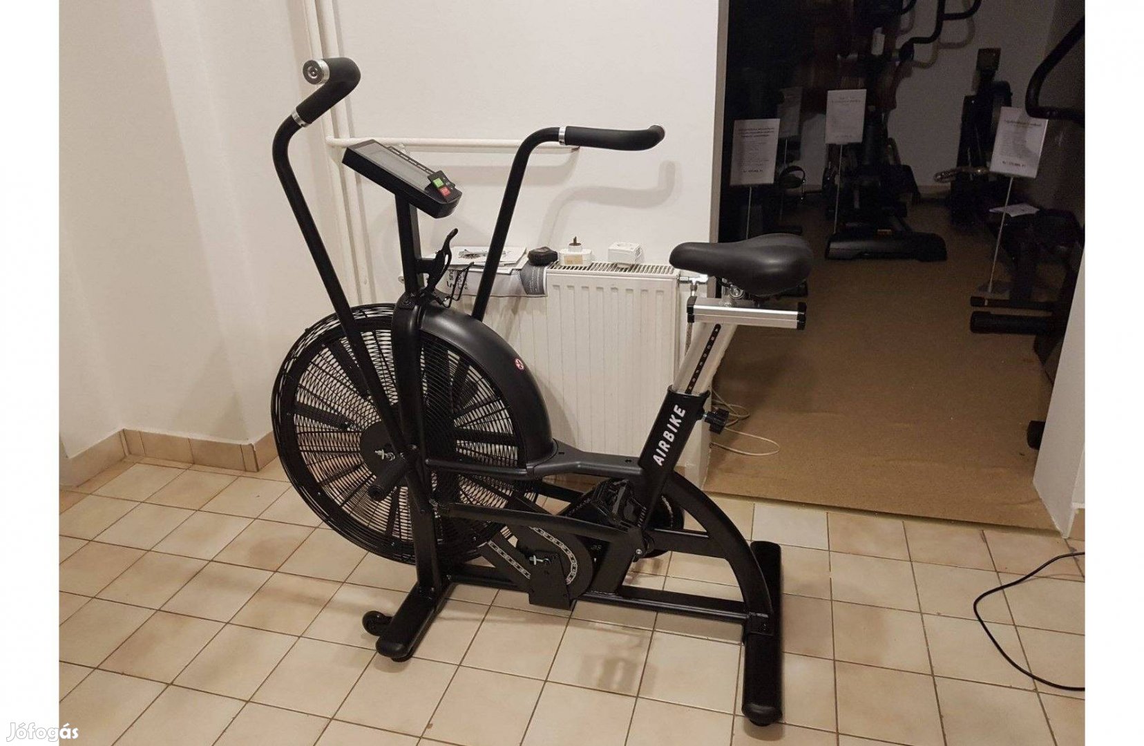 Új! Edzőtermi kategóriás airbike, légellenállásos szobakerékpár!