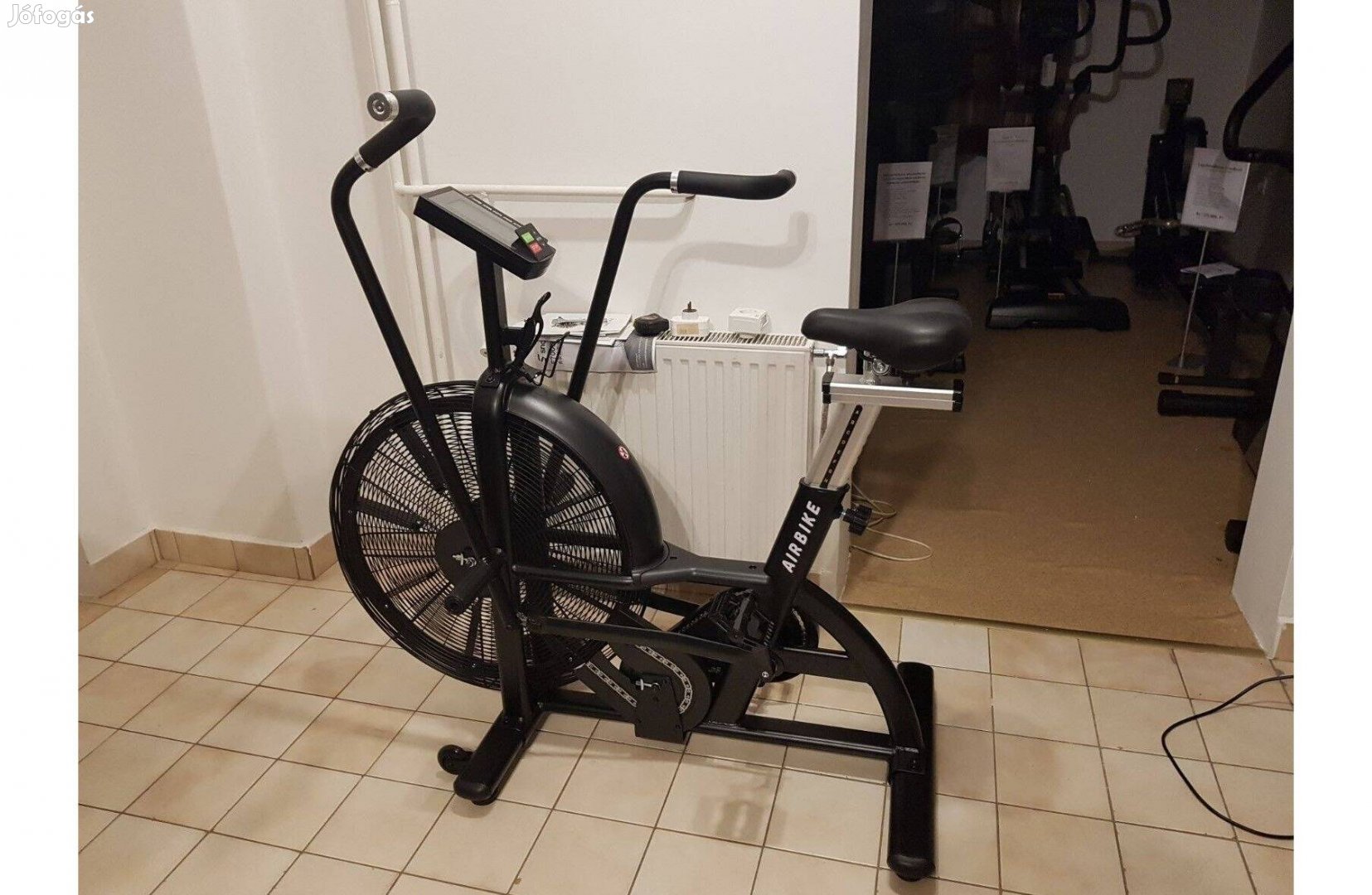 Új! Edzőtermi kategóriás airbike, légellenállásos szobakerékpár!