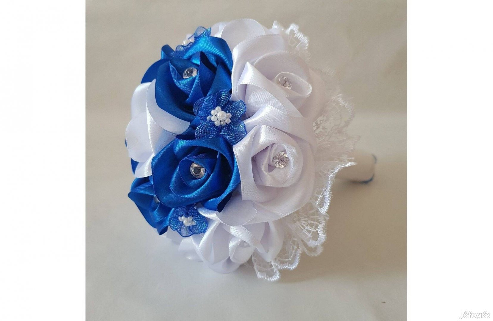 Új, Egyedi készítésű hófehér-kék strasszköves menyasszonyi örökcsokor