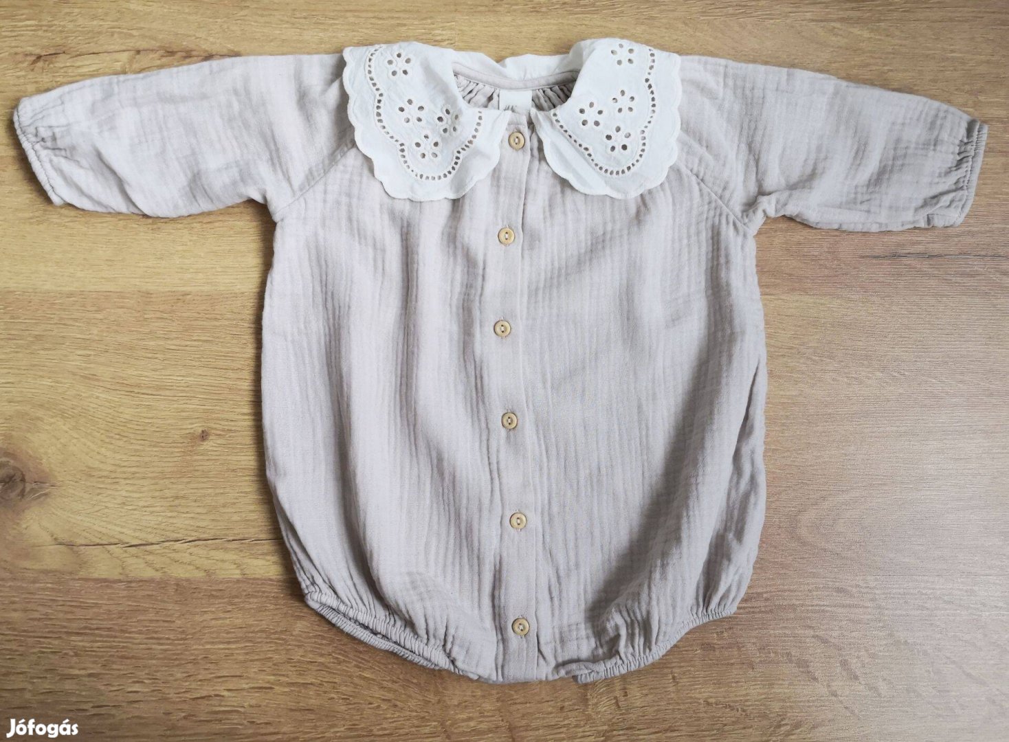 Új! H&M Hímzett gallérú rugdalózó - baba ruha