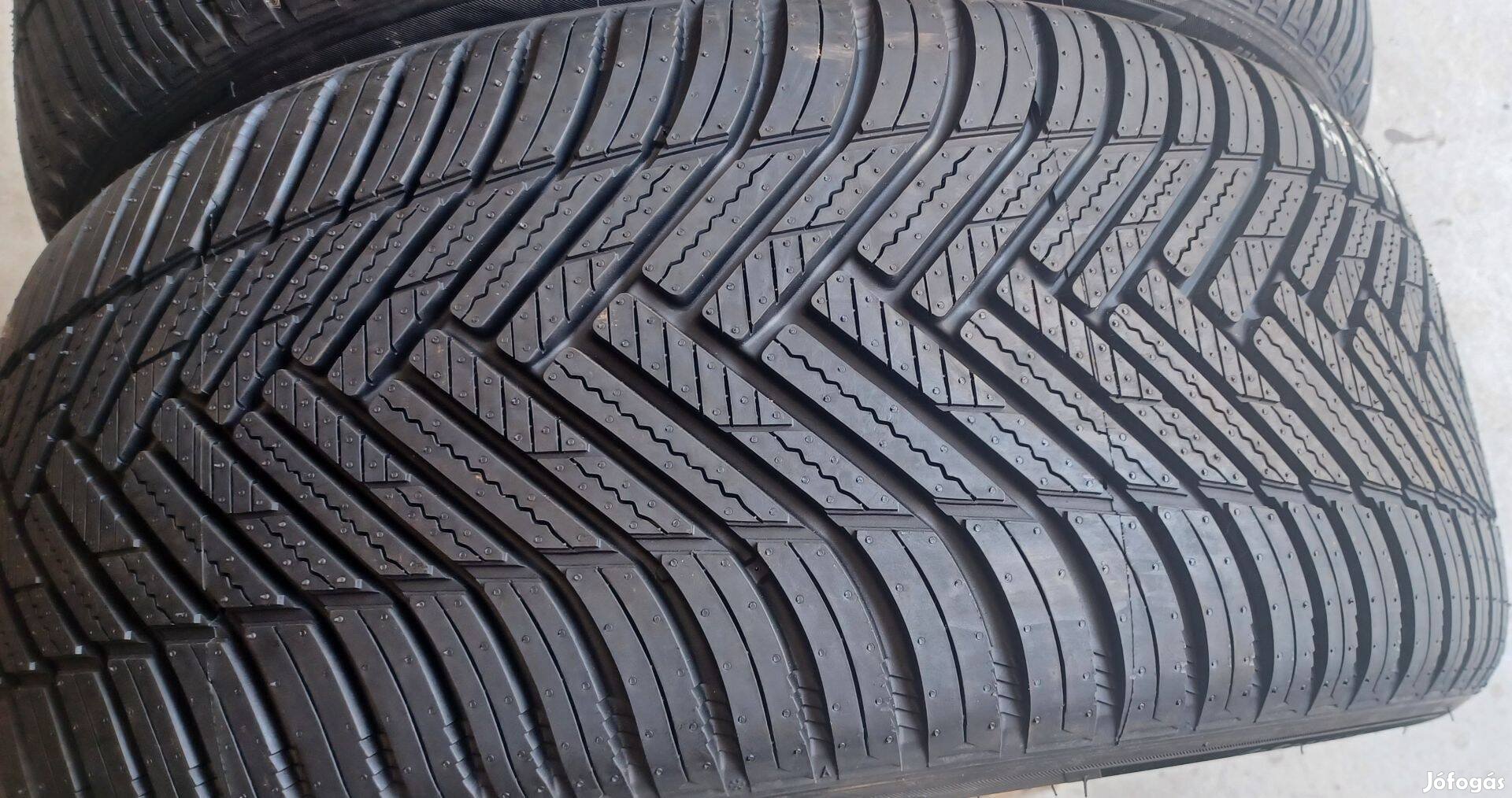 Új! Hankook Kinergy 4S 255/40 R19 négyévszakos gumik 2db