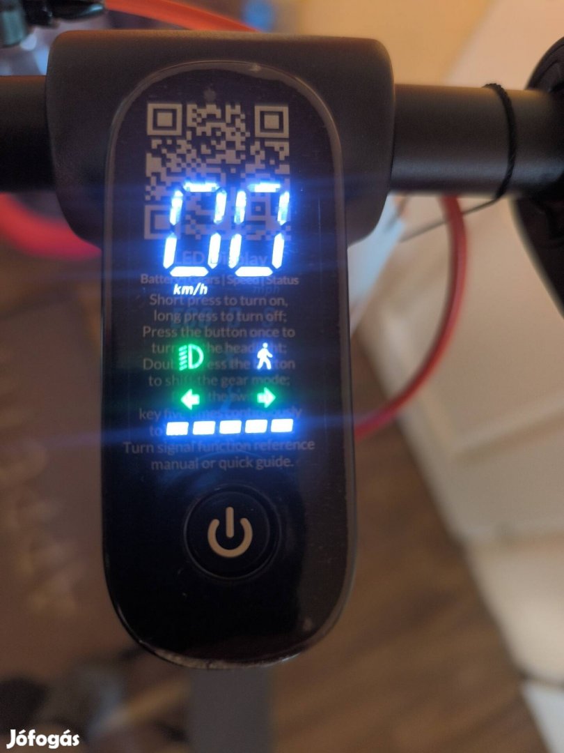 Új! Karácsonyi Akció! 5th Wheel V30 LED Irányjelzős Elektromos Roller