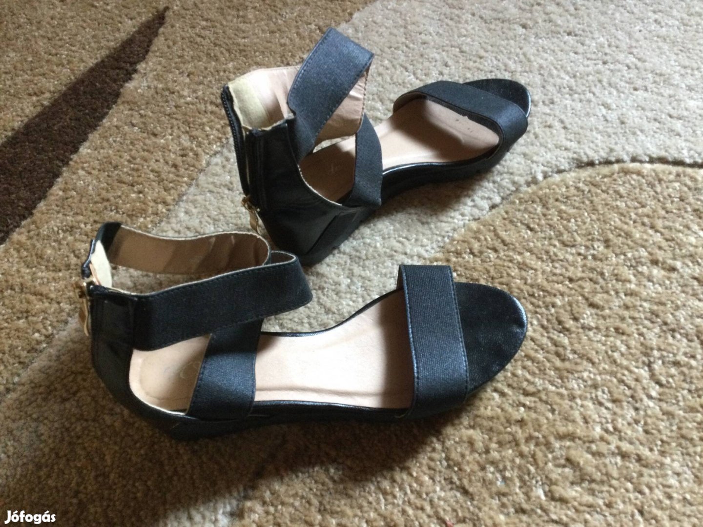 Új! Kényelmes női magasított sarkú szandál