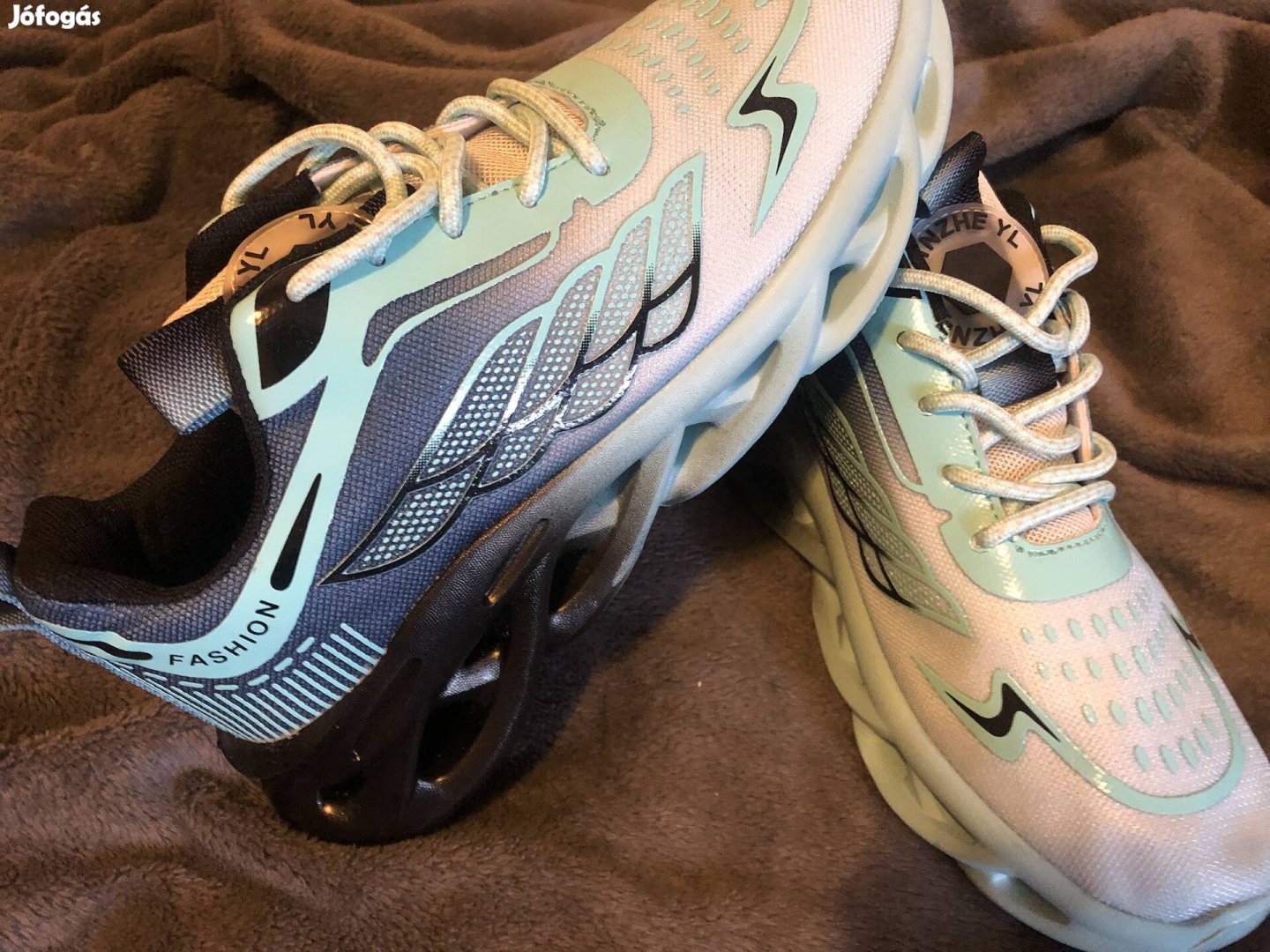 Új ,Kényelmes sportcipő