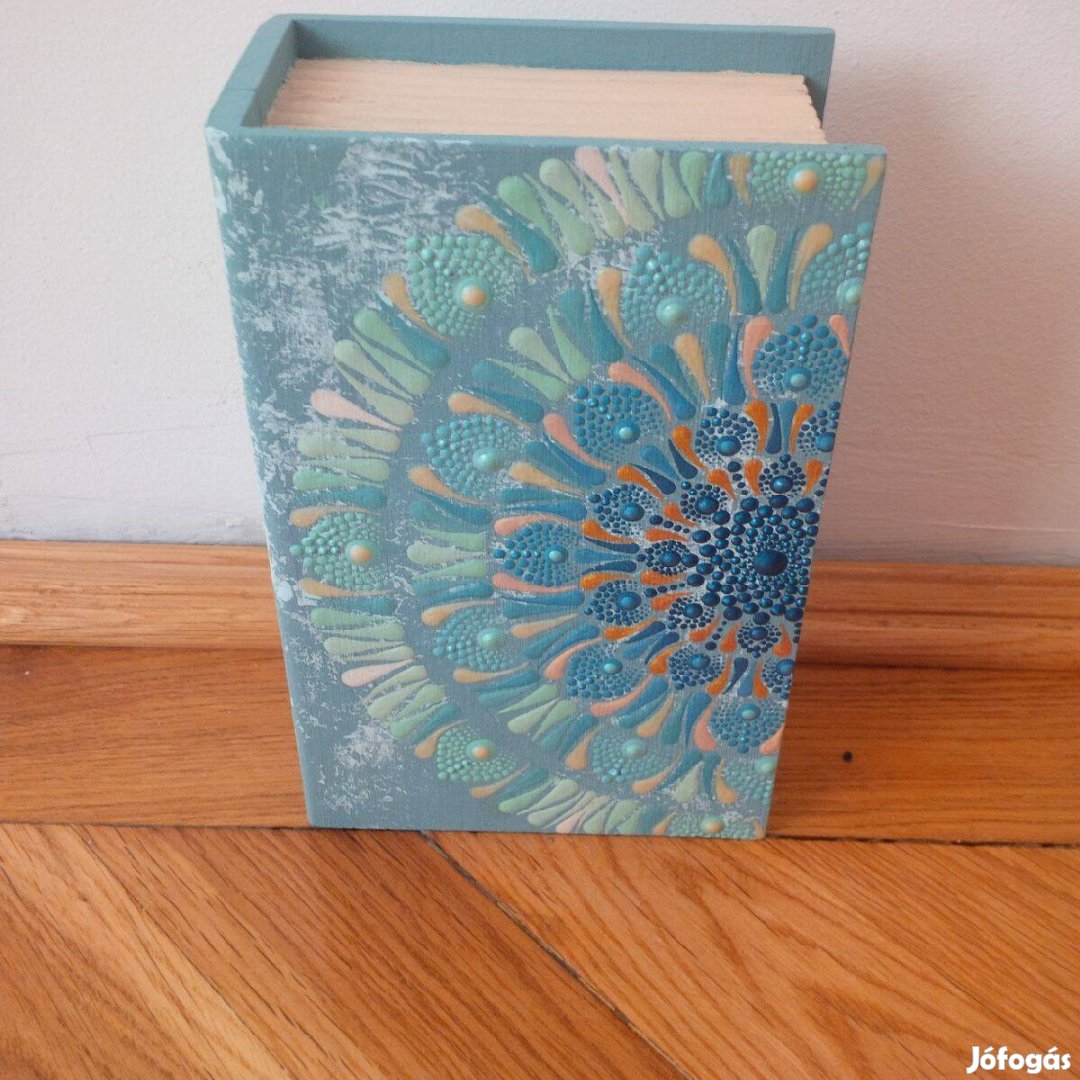 Új! Könyv alakú fa doboz, kézzel festett kék, zöld, arany mandala dísz