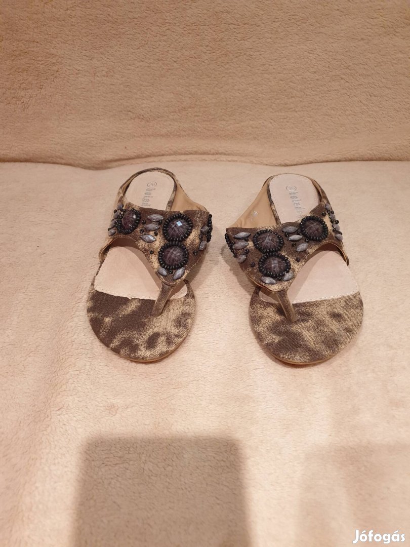Új! Leopardmintás Lábujjközi Papucs "36"