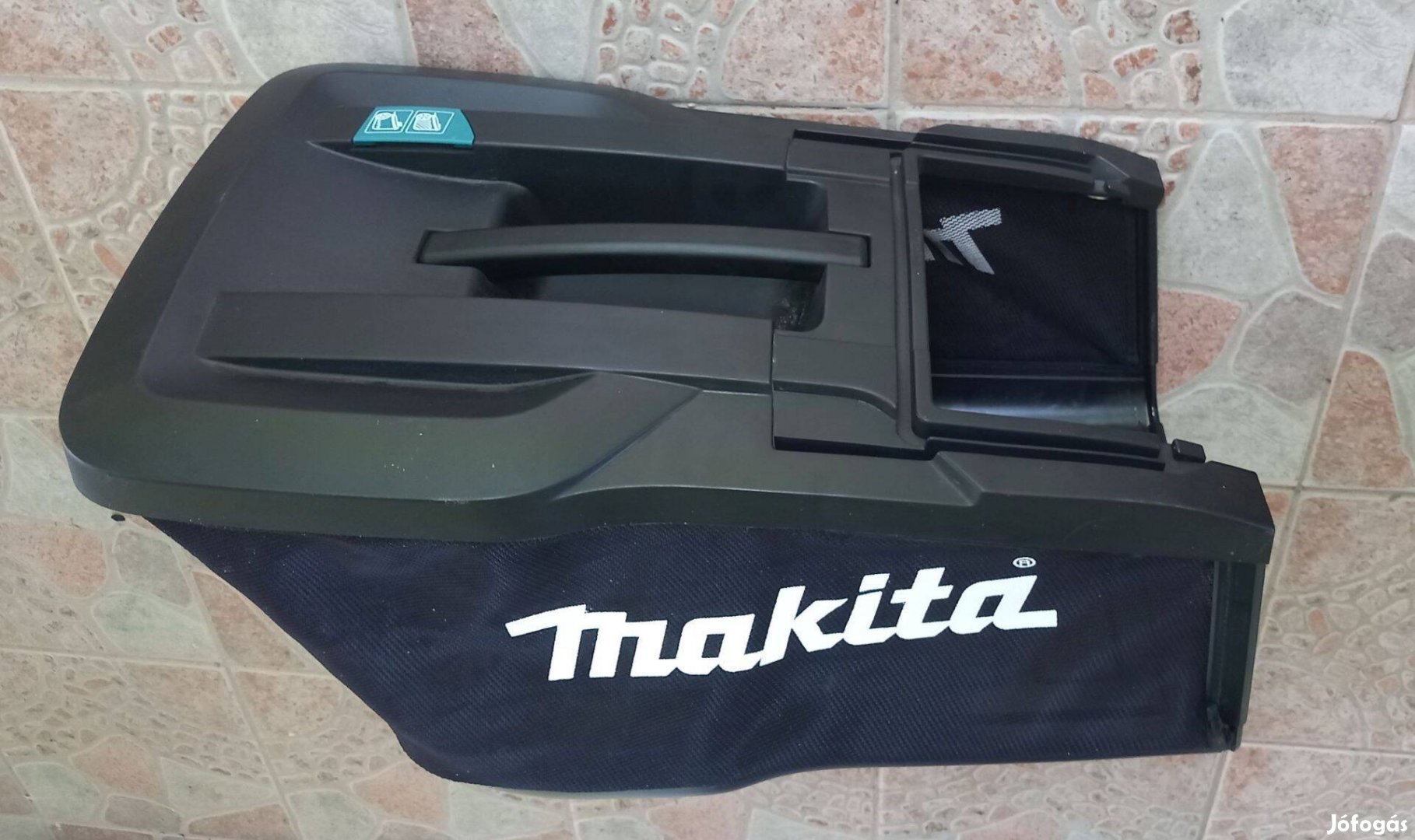 Új, Makita fűgyűjtő fedél + alsó fűnyírókhoz + ajándék fűkivető