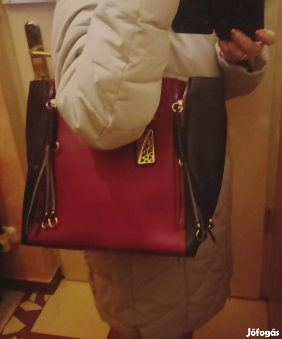 Új, Olasz, meggypiros-fekete valódi bőr táska