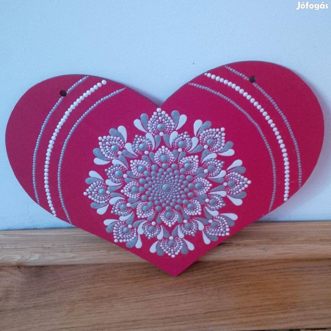 Új! Piros Szív alakú fa ajtódísz mandala dísz 25x20cm, kézzel festett