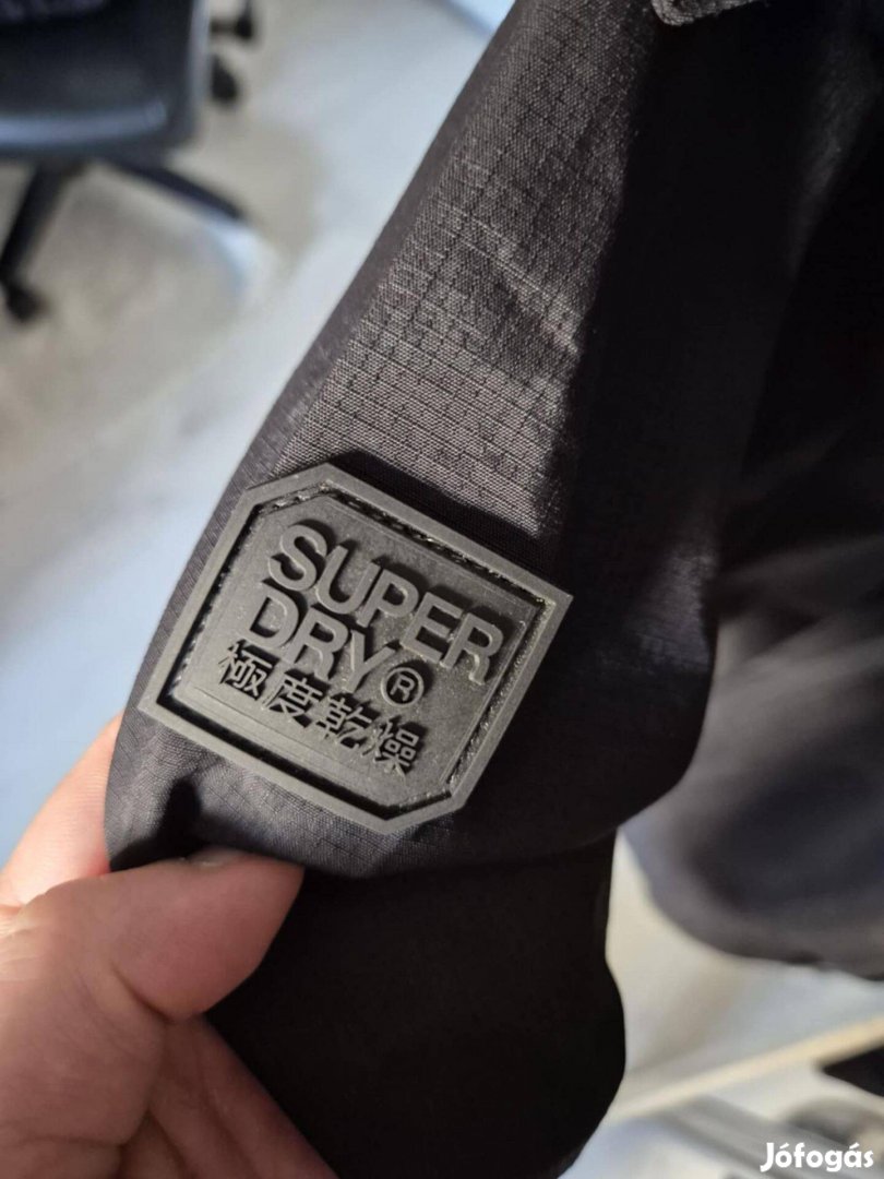 Új, Superdry Tech M fekete kabát