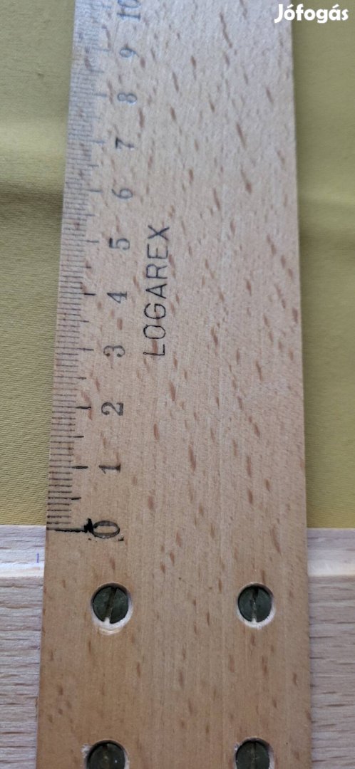 Új, T alakú "Logarex"  fából készült vonalzó.