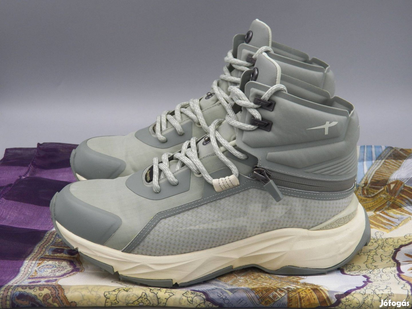 Új! Tamaris Gore-texes túrabakancs, 37 -es