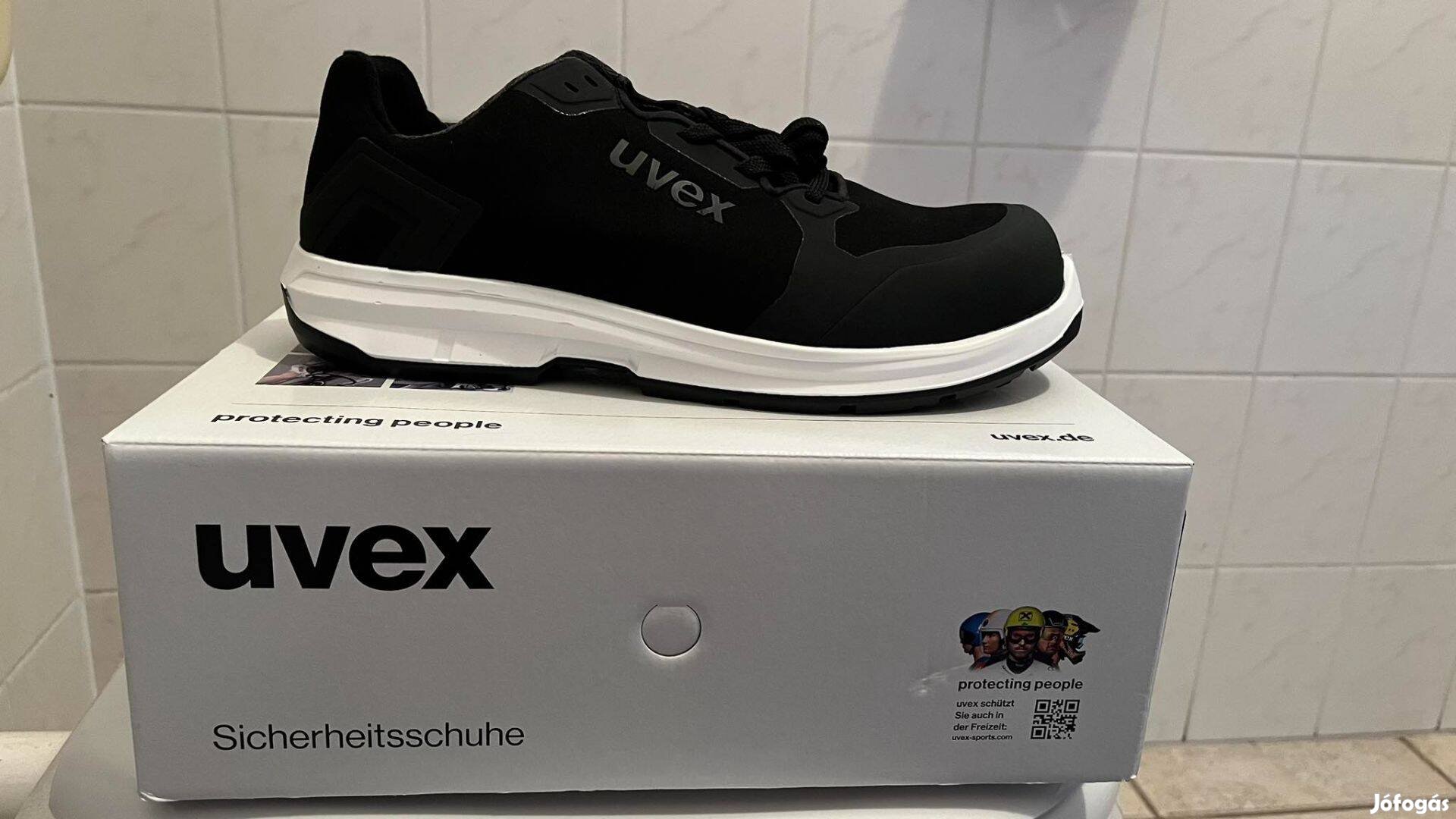 Új, Uvex munkavédelmi cipő 41-es