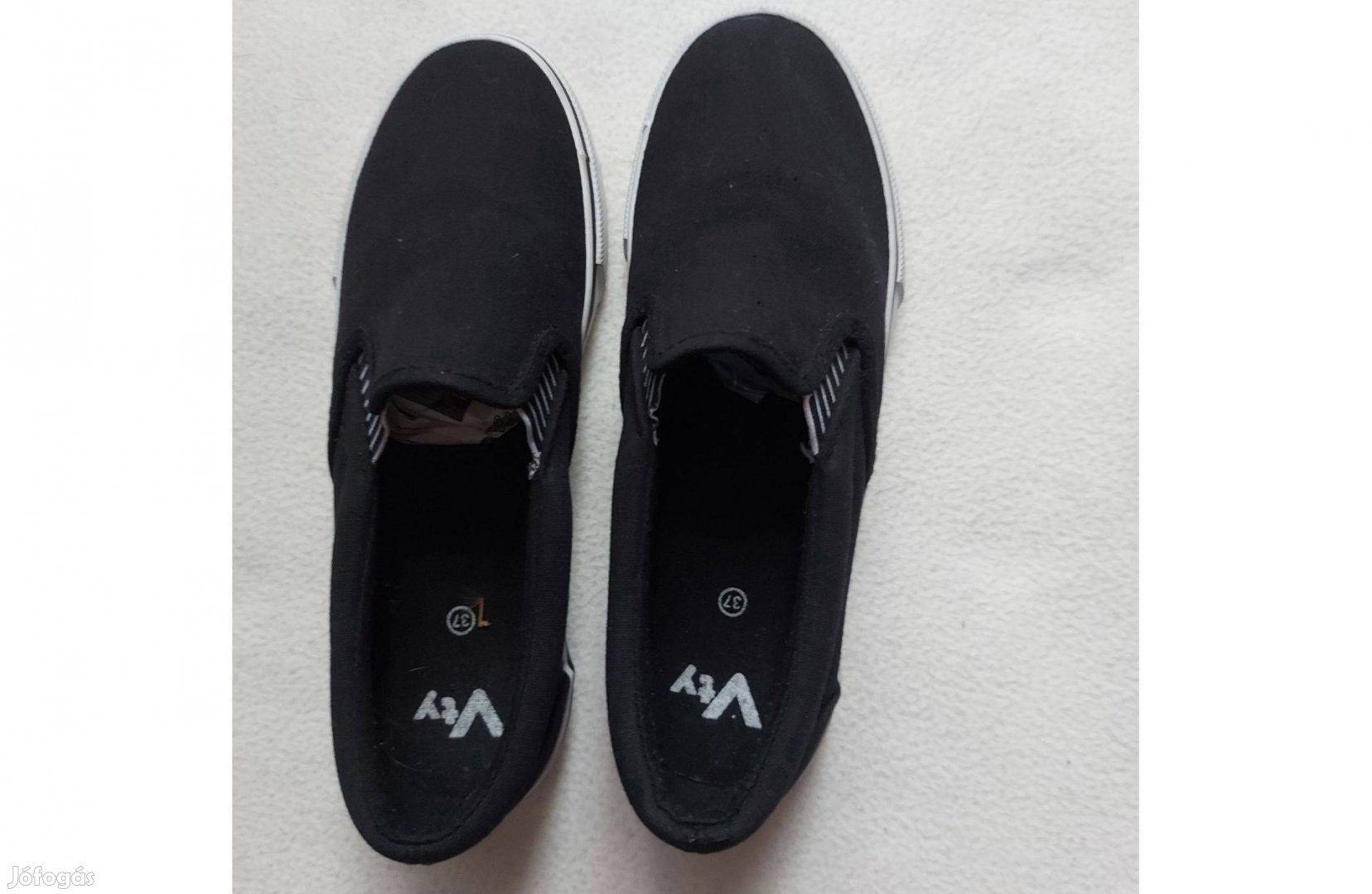 Új! Vty lapos, fekete női vászon cipő eladó (37)