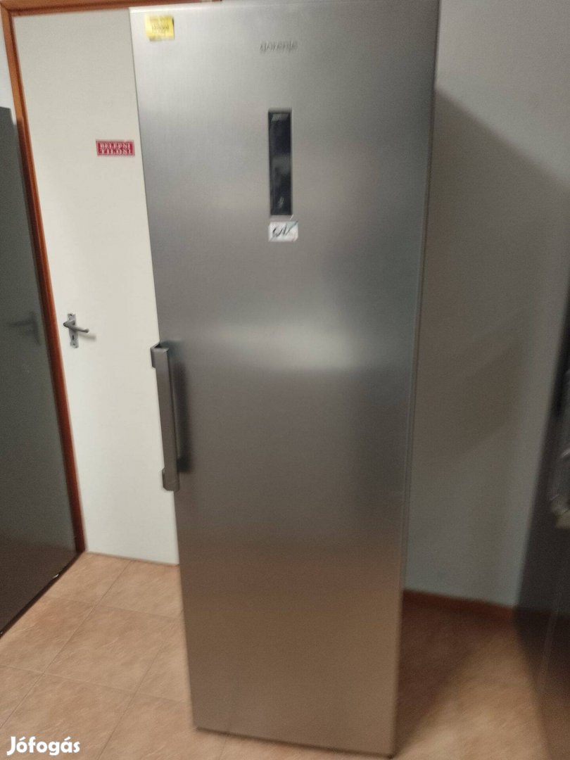 Új, apró esztétikai hibás Gorenje 368 literes 1 ajtós Nofrost hűtő!