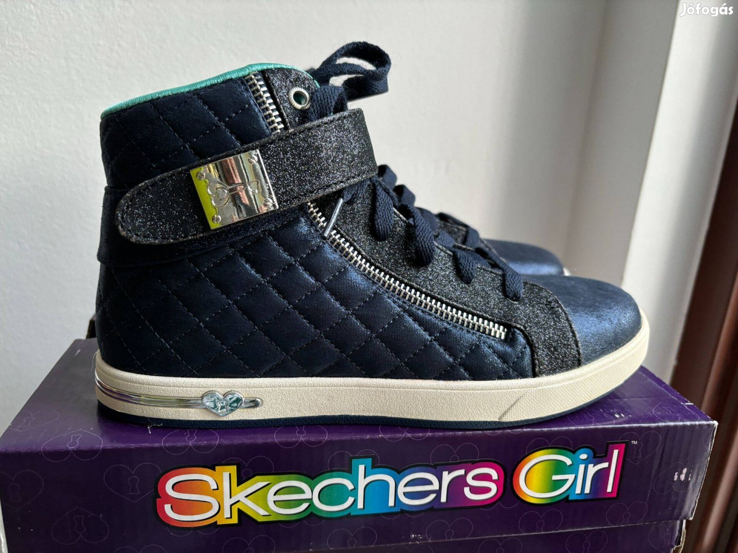 Új, átnőtt 37-es Skechers Shoutouts - Quilted Crush női/lány magas sz