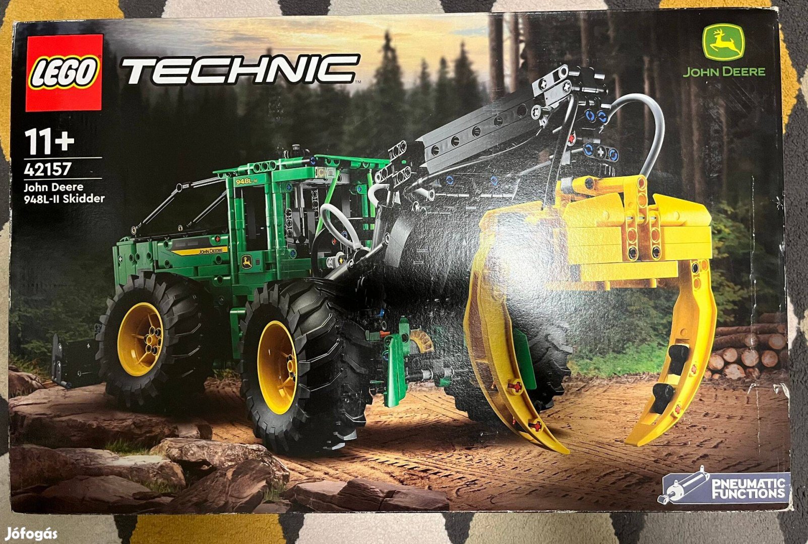 Új, bontatlan LEGO Technic - John Deere 948L-II Skidder (42157) eladó