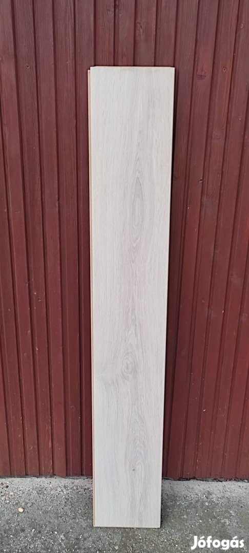 Új, bontatlan laminált padló fehér tölgy színben