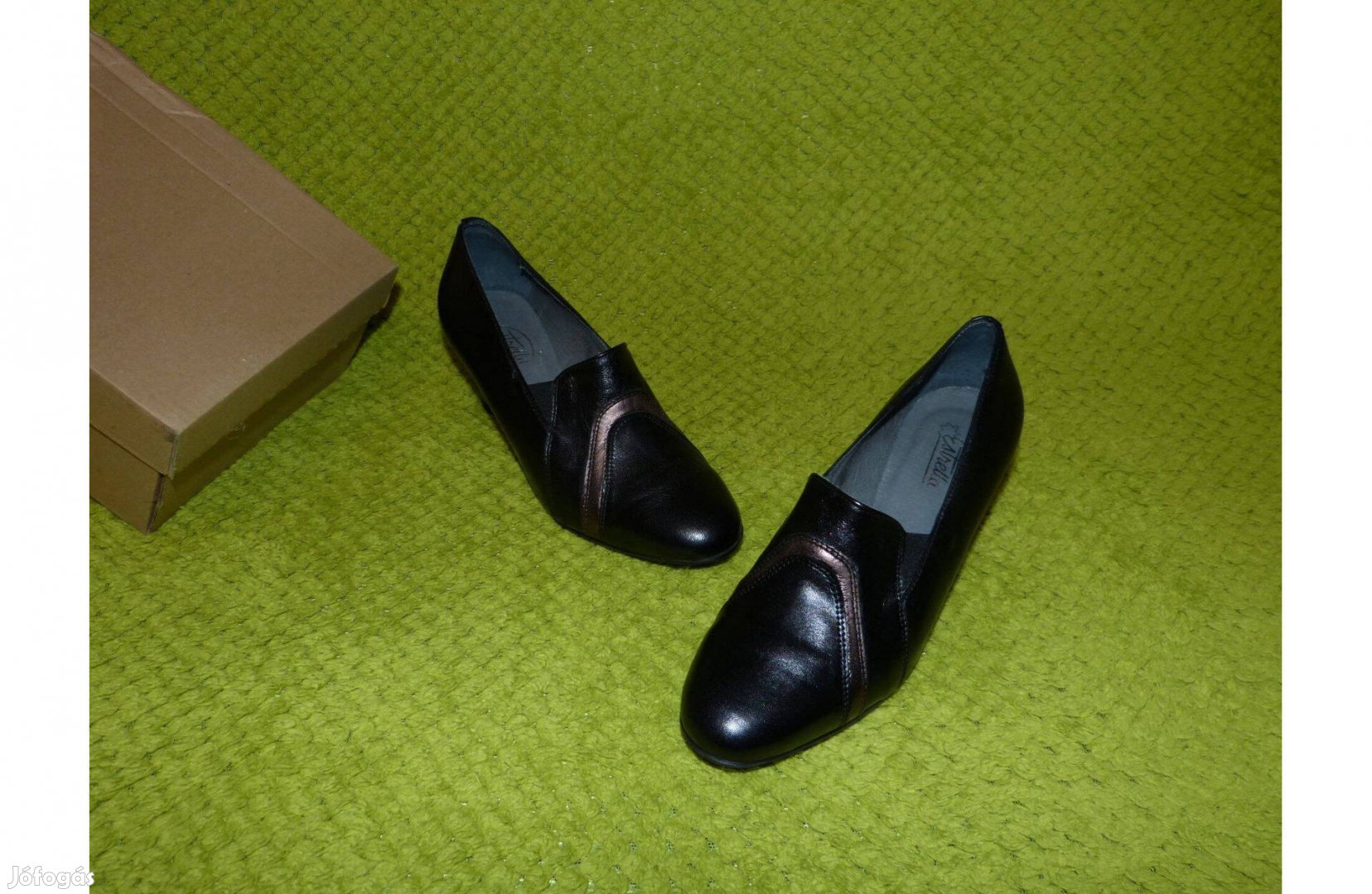 Új, címkés Estrella kívül-belül bőr női cipő 34