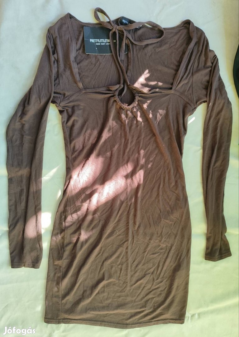Új, cimkés Prettylittlething barna cut-out mini ruha - M