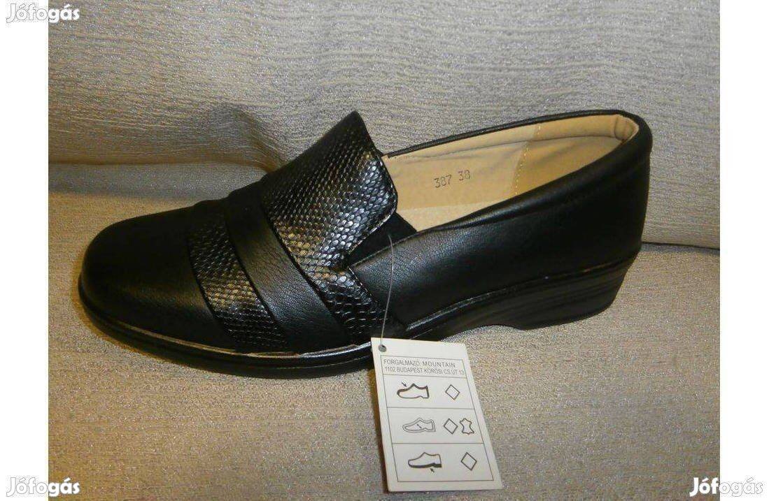 Új, csinos fekete női cipő, mérete: 41