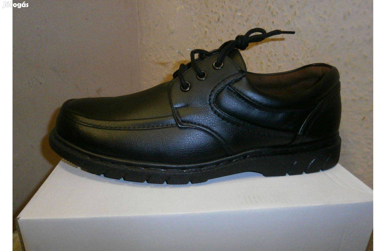 Új, divatos, fekete férfi cipő, méretek: 41,43,44,45