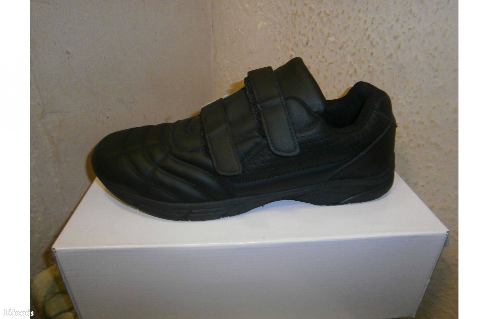 Új, divatos, tépőzáras férfi sportcipő, méretek 41,43,44,45