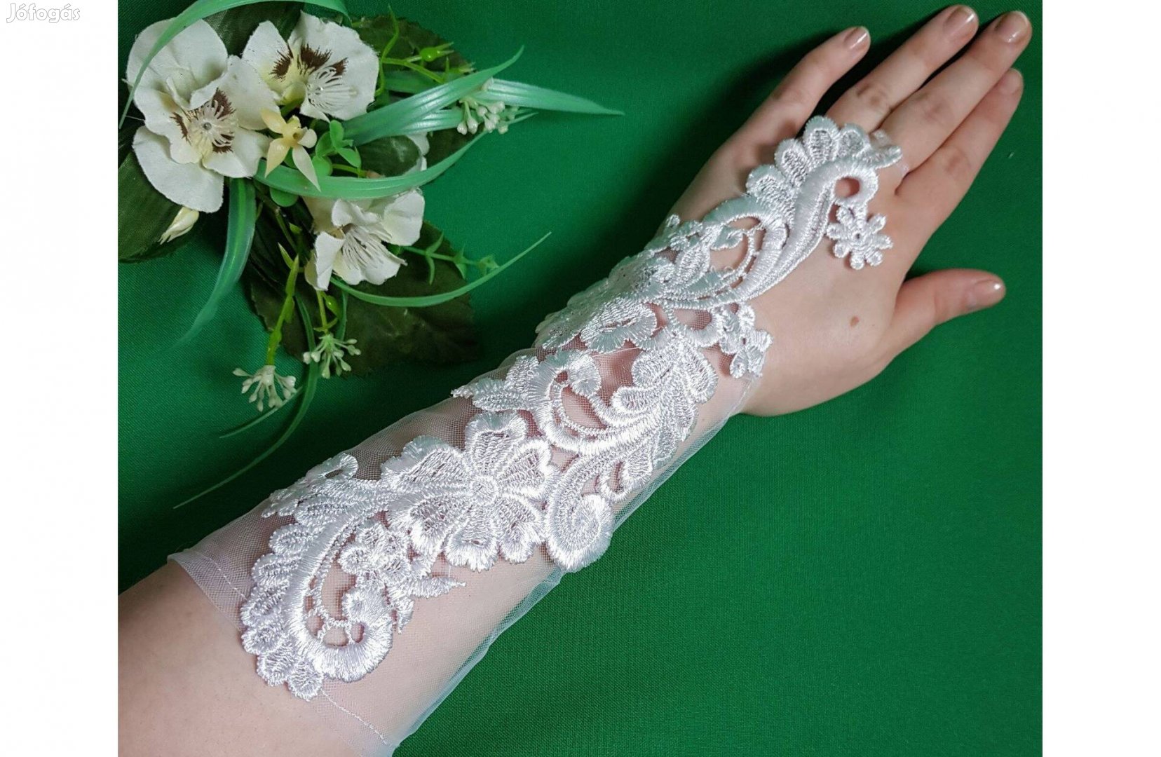 Új, egyedi, ujjra akasztható fehér menyasszonyi hímzett csipke kesztyű