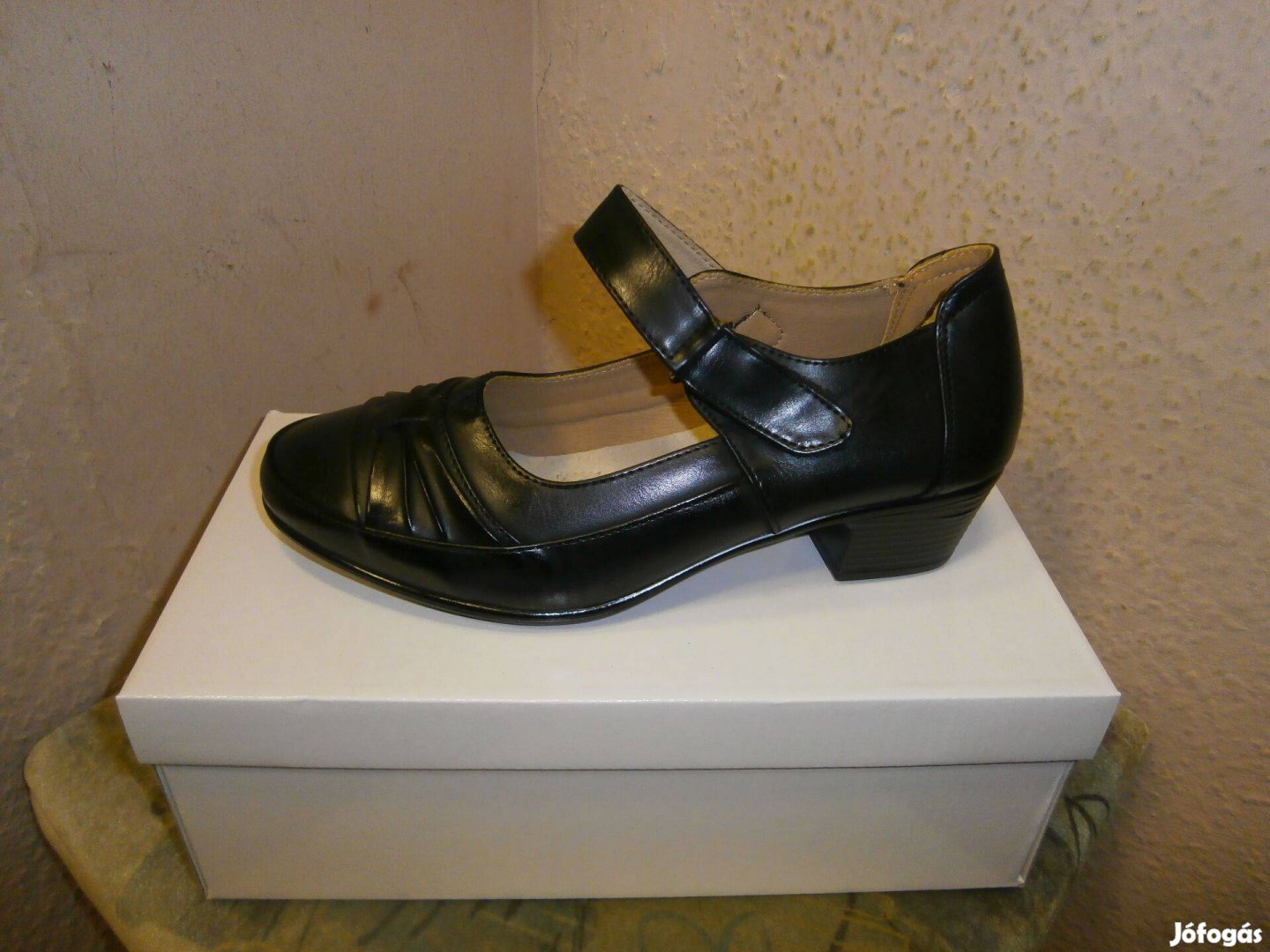 Új, elegáns, fekete női cipő, méretek: 37-42-ig
